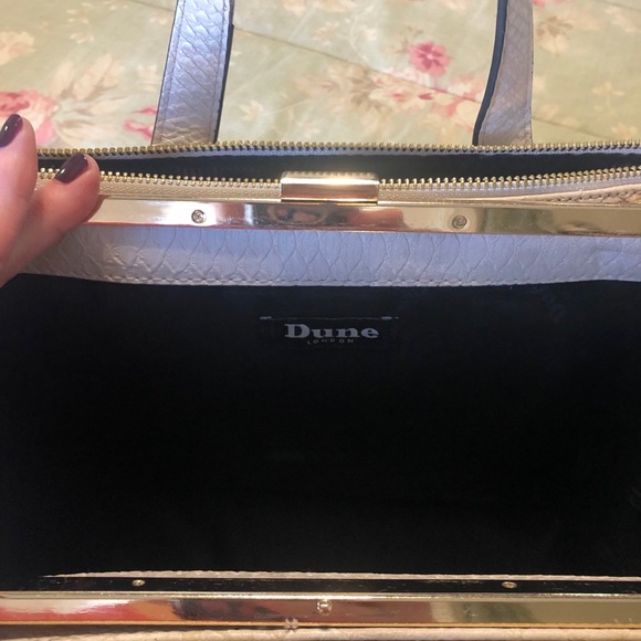 Dune embossed crocodile leather. - Picture 11 of 15